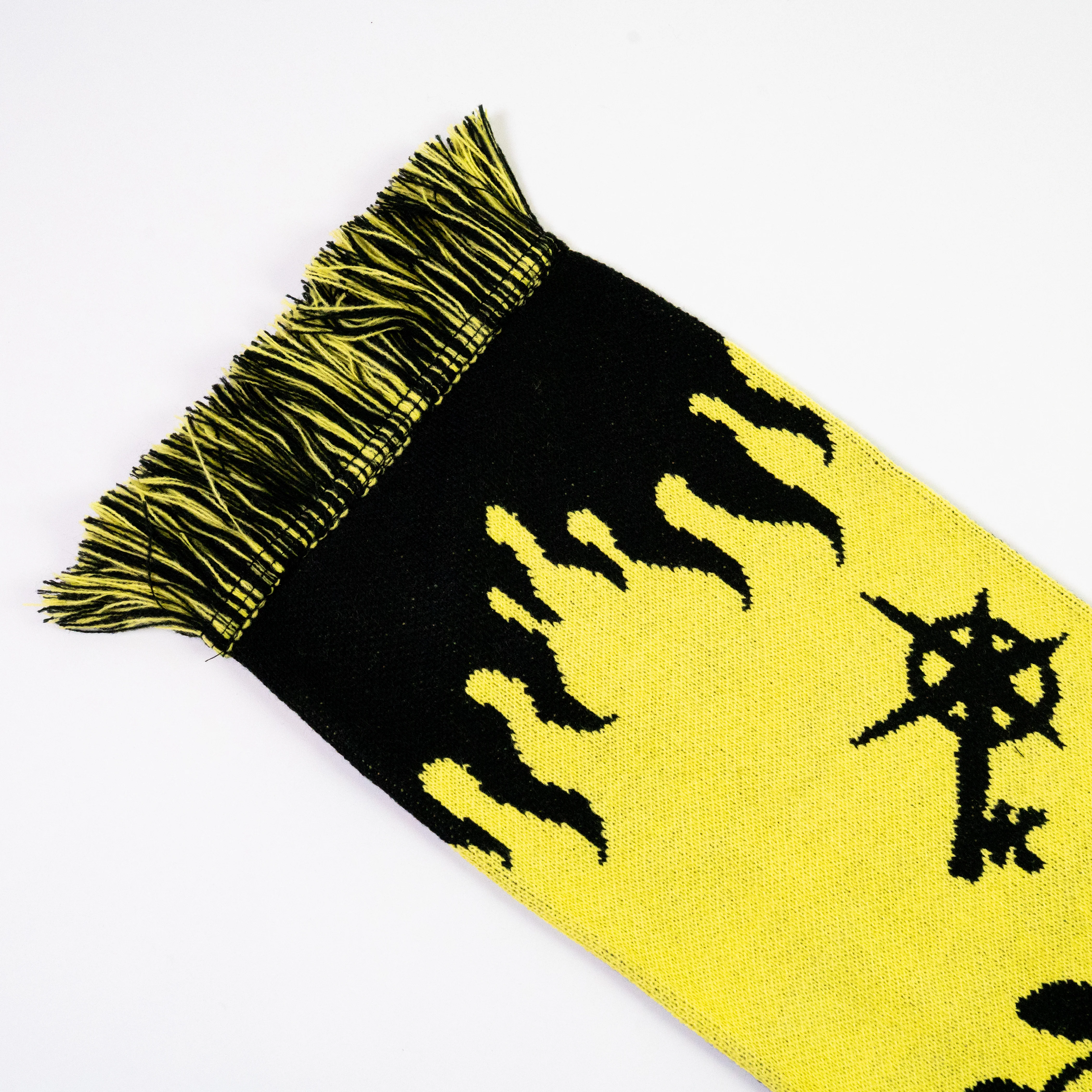 BEAUTIFUL CHAOS Slogan Muffler - Image 5